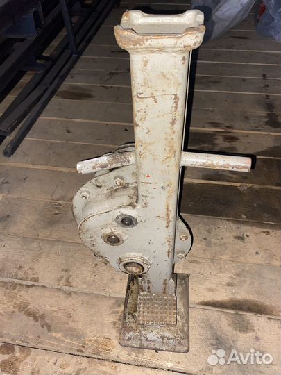 Домкрат реечный железнодорожный