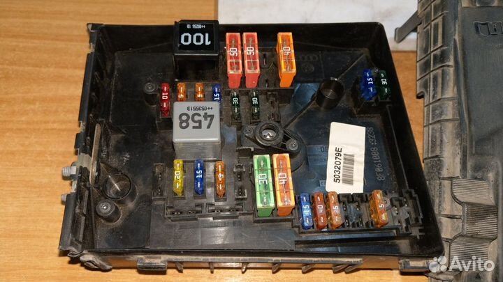 Блок реле под капот фольксваген джетта 5