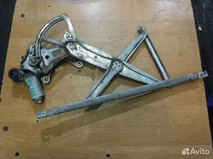 Стеклоподъемник пер. правый Toyota Camry V30