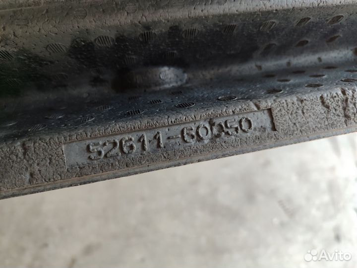 Наполнитель переднего бампера абсорбер LC 200 2011