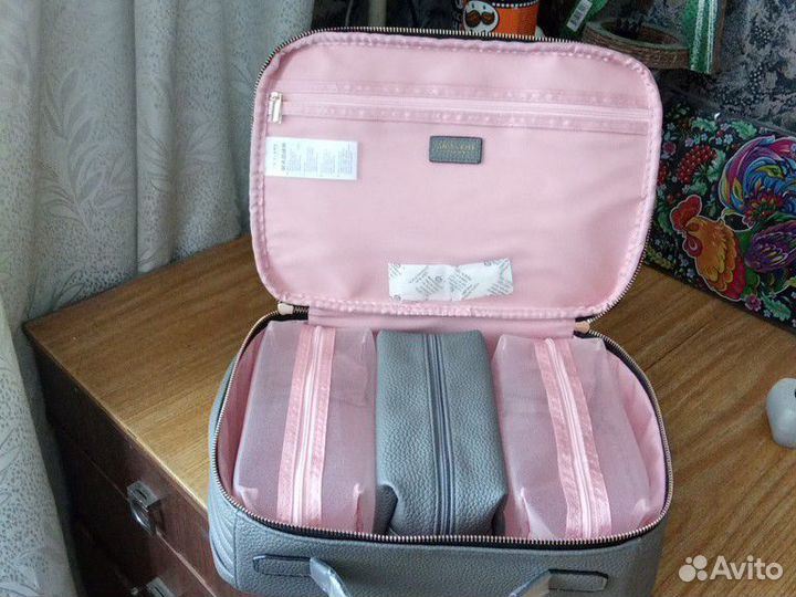 Бьюти-кейс женский серый новый