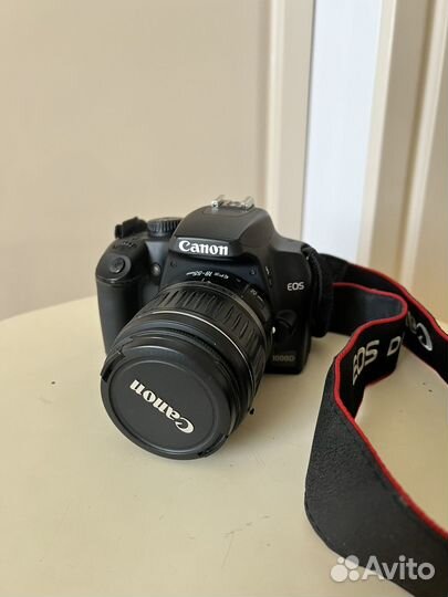 Зеркальный фотоаппарат Canon 1000d