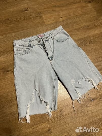 Джинсовые шорты бермуды рваные