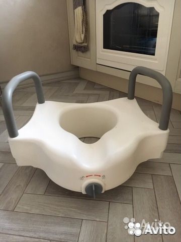 Насадка для унитаза.Стул для ванны и душа 