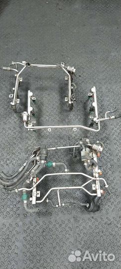 Топливная рампа с форсунками Audi A4 A6 A8 8EC