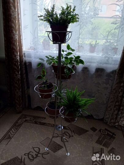 Подставка для цветов напольная металлическая