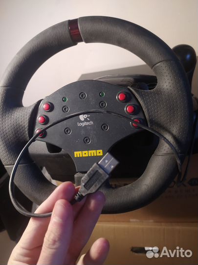 Игровой руль с педалями