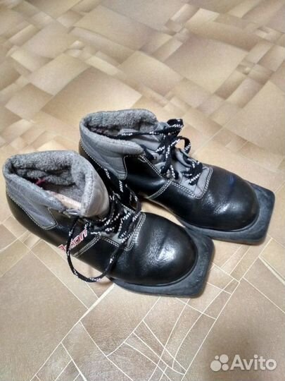 Ботинки лыжные