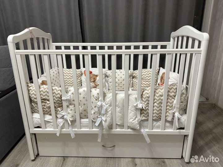 Детская кроватка