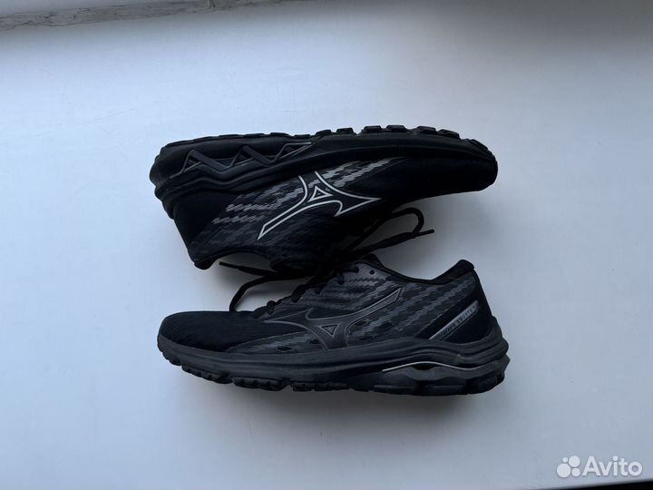 Кроссовки Mizuno Wave Equat 7
