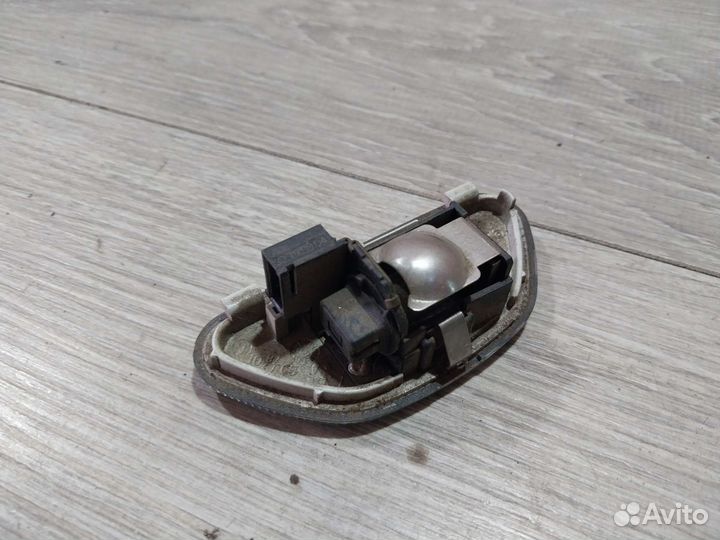 Плафон задней стойки Audi A4 B5 левый