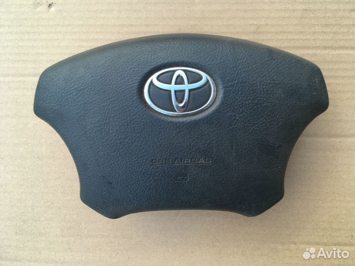 Toyota Hiace H200 подушка безопасности в руль