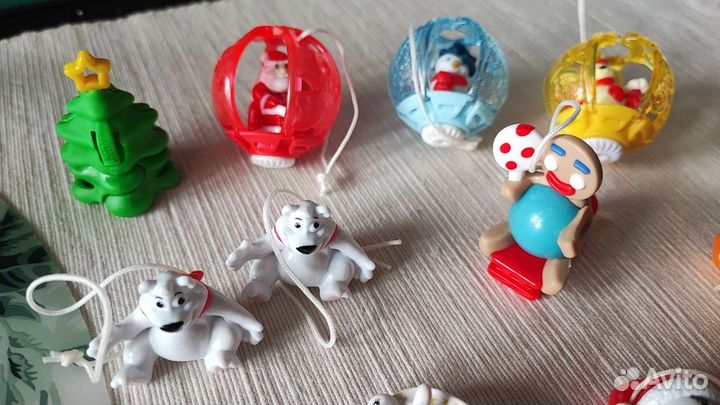 Новогодние киндер сюрпризы 13 шт