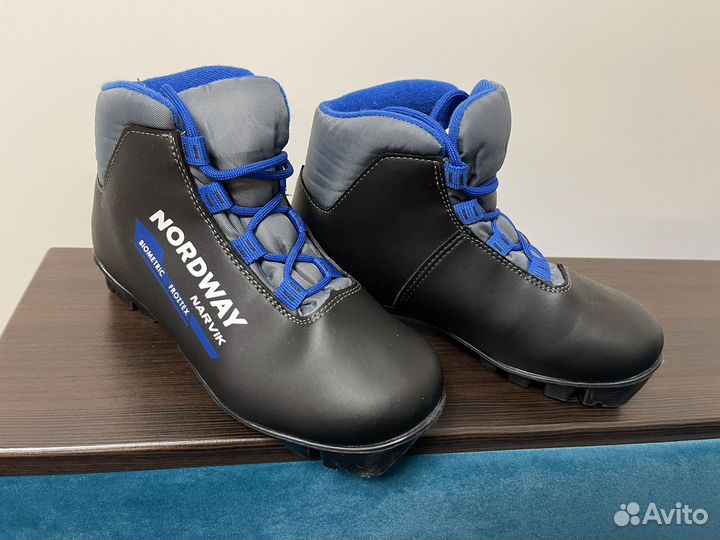 Лыжные ботинки новые детские 34р