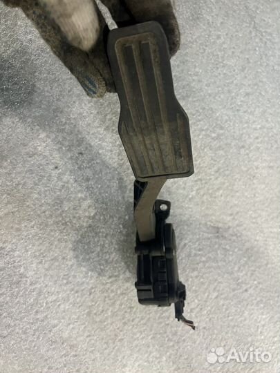 Педаль газа Geely Emgrand EC7
