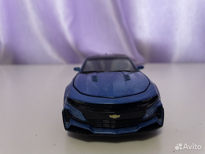 Модель автомобиля chevrolet camaro 1:32