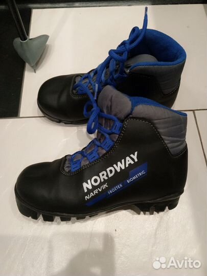 Беговые лыжи 150 палки 98 ботинки32