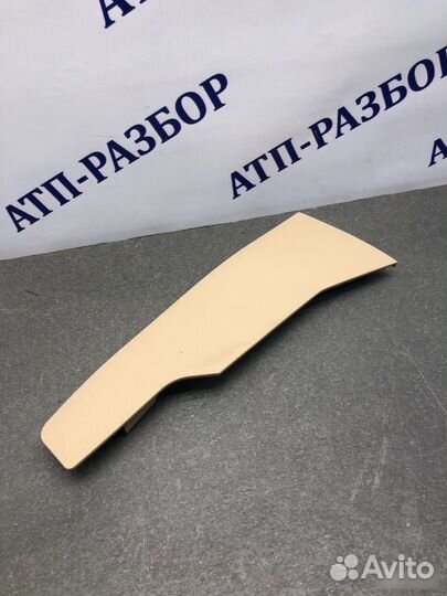 Молдинг консоли правый Hyundai Genesis G80 2014