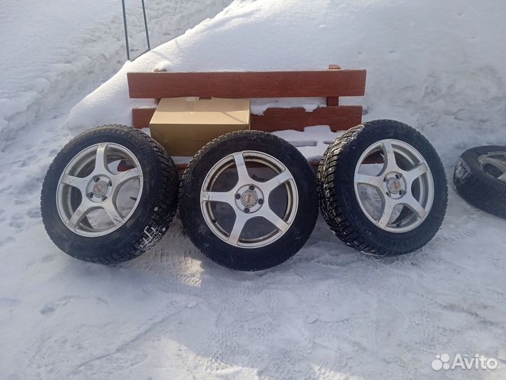 Шины и диски бу катал на рено логане