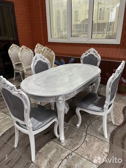 Столы и стулья