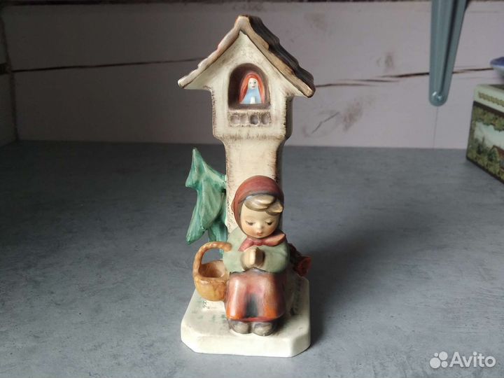 Статуэтка фарфор Hummel Goebel