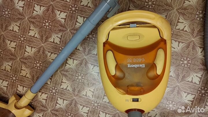 Пылесос Elenberg 1400w