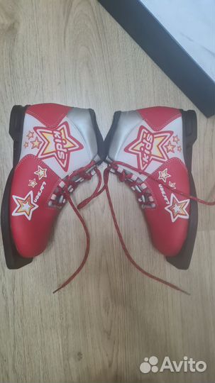 Беговые,пластиковые лыжи с палками,ботинками