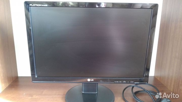 Монитор LG flatron W1942S