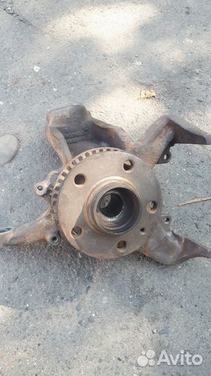 Поворотный кулак на Volkswagen golf 4