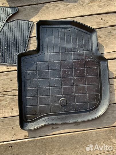 Резиновые коврики шкода рапид
