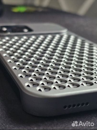 Чехол на iPhone 14/pro/max алюминиевый