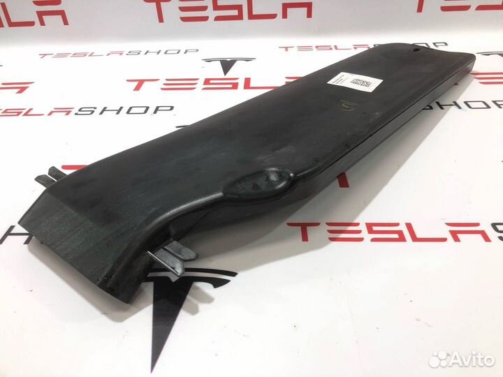 Воздуховод системы вентиляции Tesla Model X 2019
