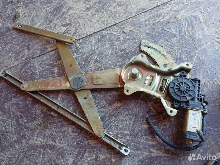 Стеклоподъемник передний правый Chery Tiggo T11