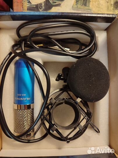 Студийный микрофон