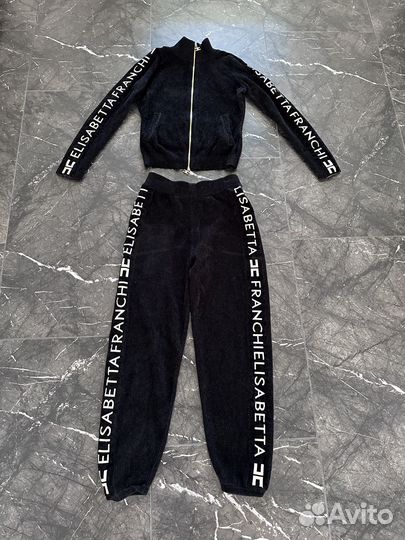 Спортивный костюм женский