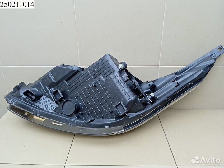 KIA Ceed Фара правая