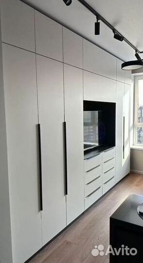 Шкаф с зеркалом