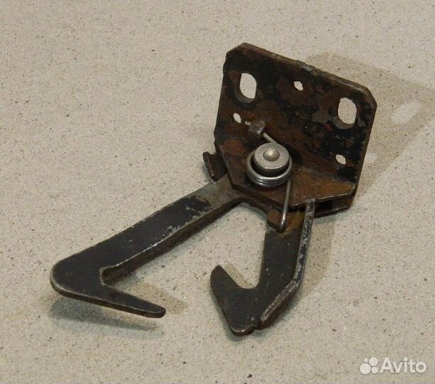 Замок капота (крюк) Audi 80 B3
