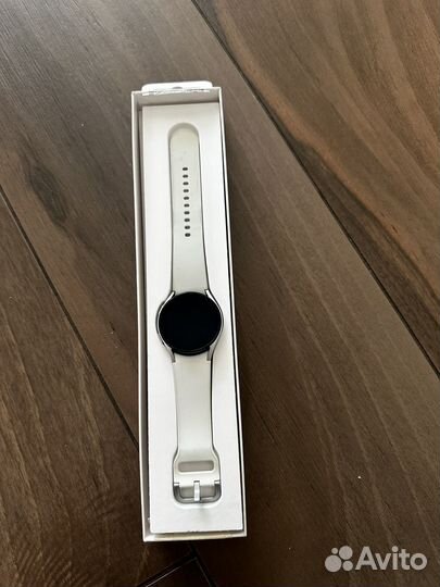 Часы samsung galaxy watch 4