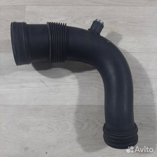 Патрубок воздушного фильтра Porsche Cayenne