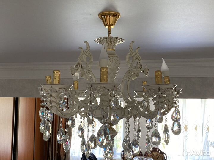 Люстра фарфоровая