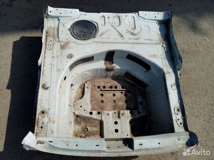 Б/У Ниша запасного колеса Audi A4 B8#001