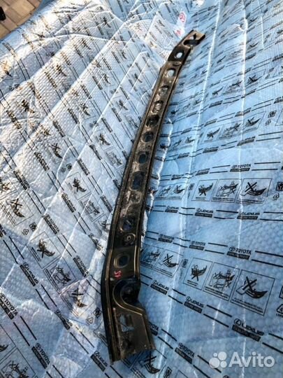 Кронштейн бампера передний Toyota Lc 200 2008-2011