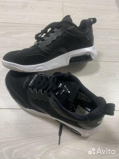 Продам кроссовки Nike оригинальные