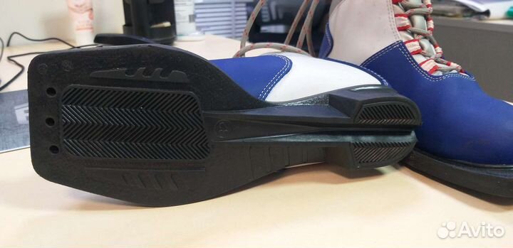 Лыжные ботинки