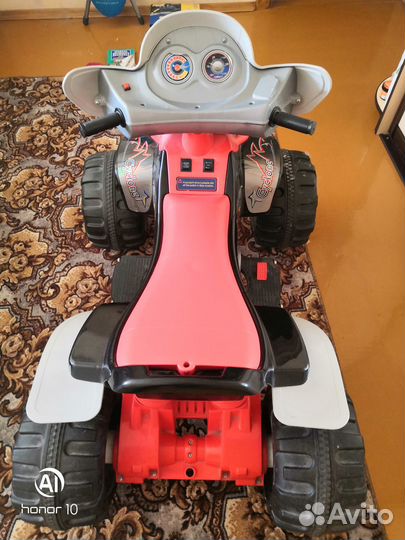 Детский электромобиль на аккумуляторе