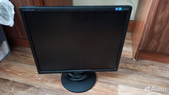 Монитор Samsung