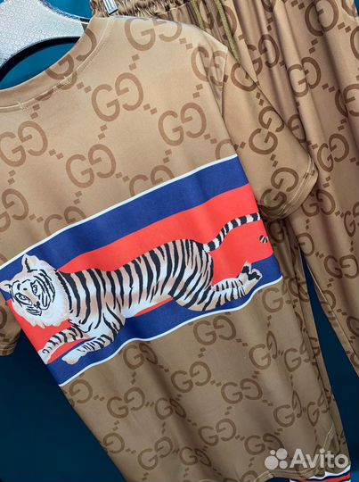 Костюм спортивный женский Gucci