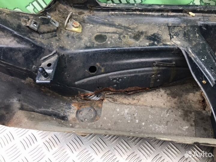 Полы с порогом левые Mercedes-Benz S124 M102.982