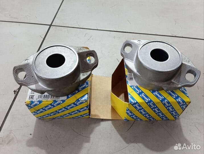 Опора заднего амортизатора SNR KB959.01